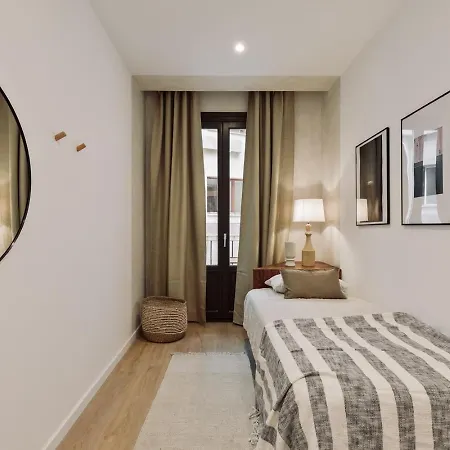 Cetara - 2 Bedrooms, Balcony And Terrace In Ciutat Vella Apartment