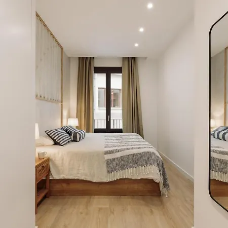 Апартаменты Cetara - 2 Bedrooms, Balcony And Terrace In Ciutat Vella